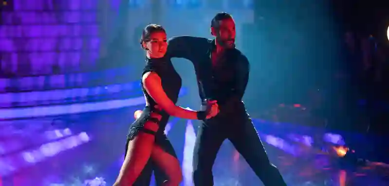 Lili Paul-Roncalli tanzt Tango mit Massimo Sinató bei „Let's Dance“