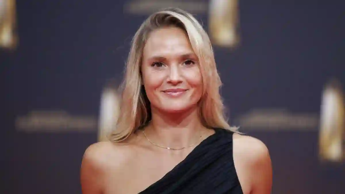 „Alarm für Cobra 11“-Star Pia Stutzenstein beim Deutschen Fernsehpreis im September 2022