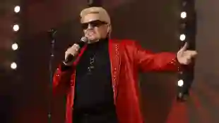 Sänger Heino live bei einem Autokonzert im Autokino in Bonn am 15. Mai 2020