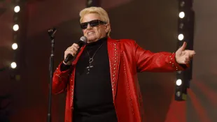 Sänger Heino live bei einem Autokonzert im Autokino in Bonn am 15. Mai 2020