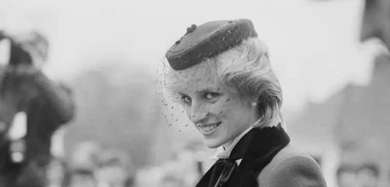 Schwarz-weißes Foto von Lady Diana aus dem Jahr 1983