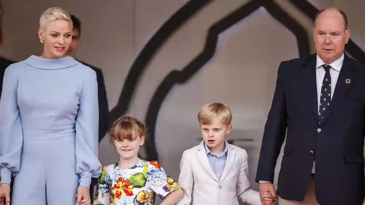 Fürstin Charlène und Fürst Albert mit den Zwillingen Jacques und Gabriella