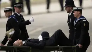 Beerdigung von Königin Elisabeth II.: Polizist kollabiert