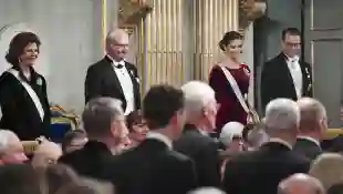 Königin Silvia, König Carl Gustaf, Prinzessin Victoria and Prinz Daniel bei der Versammlung der Schwedischen Akademie