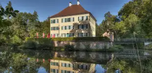 Sisi Schloss; Wasserschloss Unterwittelsbach