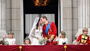 Kate Middleton und Prinz William romantischer Hochzeitskuss