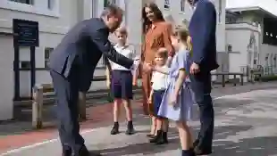 Prinz George, Prinzessin Charlotte, Prinz Louis, Herzogin Kate und Prinz William am 7. September 2022