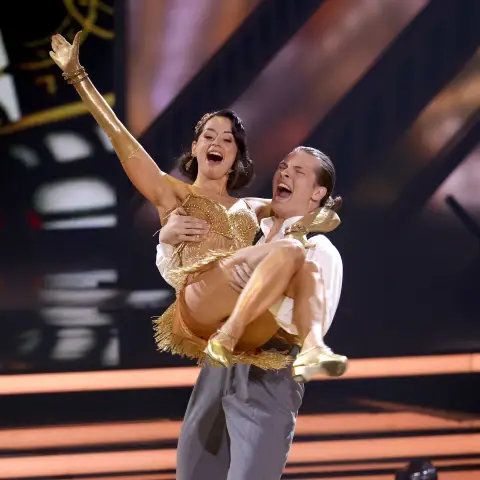 Malika Dzumaev Gabriel Kelly let's dance