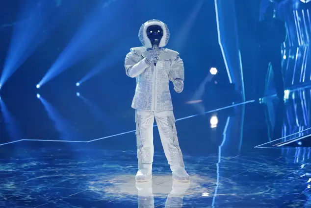 masked singer astronaut