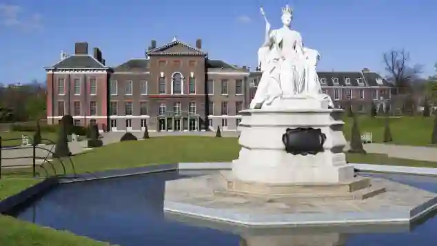 Kensington Palast; Royals