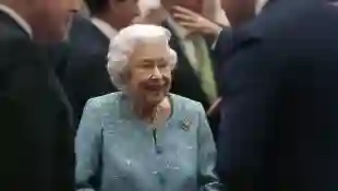 königin elisabeth spaß lustig lacht