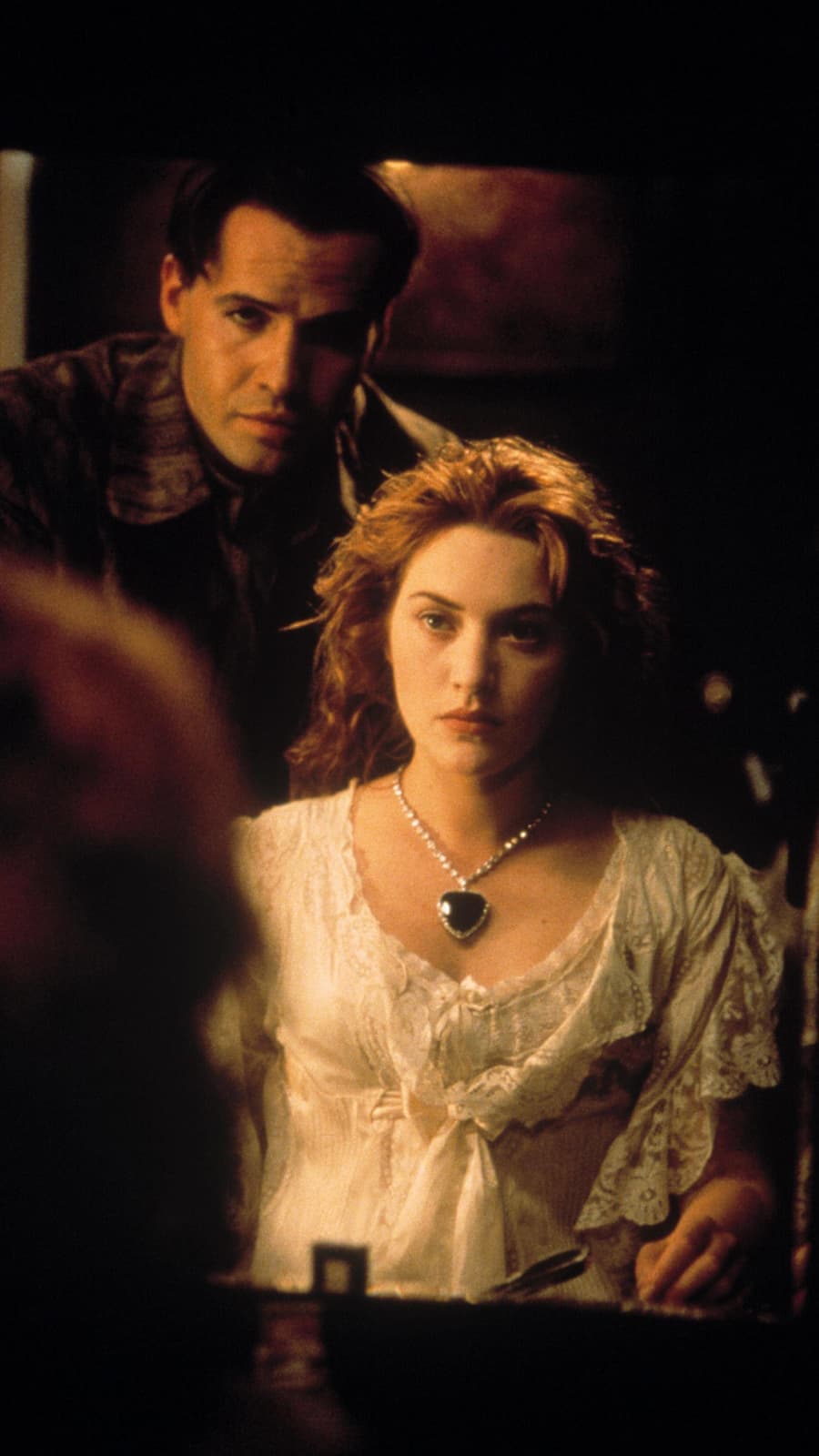 Celine Dions Hommage An Titanic Sie Tragt Kette Von Rose