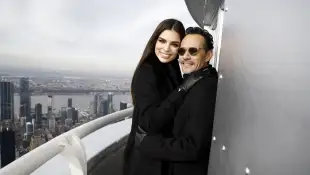 Marc Anthony und seine Frau Nadia Ferreira in New York auf dem Empire State Building 2022