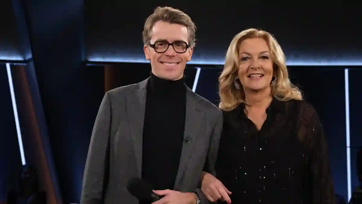 Johannes Wimmer und Bettina Tietjen in der „NDR Talk Show“ am 16. Dezember 2022