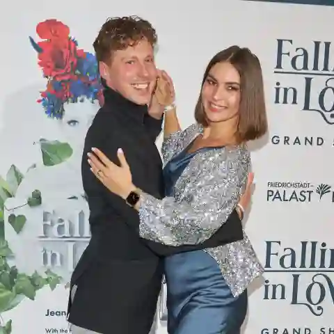Valentin und Renata Lusin bei der Weltpremiere der Grand Show Falling in Love im Friedrichstadt-Palast Berlin