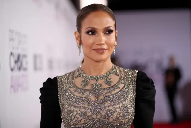 Jennifer Lopez zeigt ihren hammer Körper