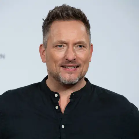 Lars Pape verkörpert bei GZSZ  „Michi“ und muss sich bald entscheiden.