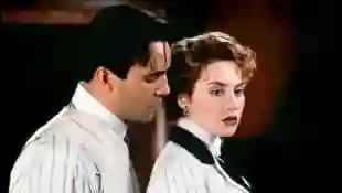„Titanic“: Billy Zane als „Cal“ und Kate Winslet als „Rose“
