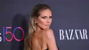 Heidi Klum komplett in schwarz bei einem Event 2022