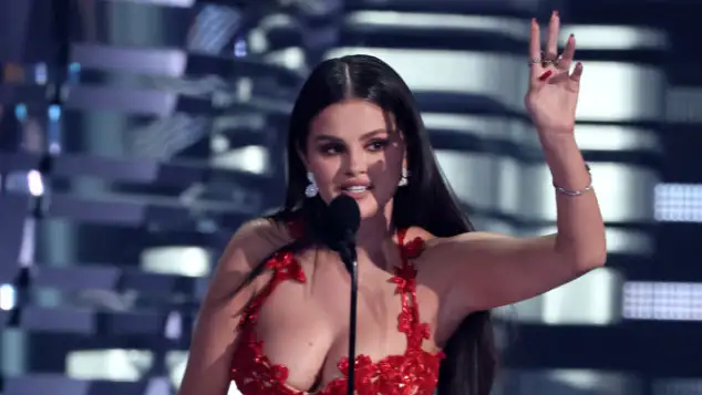 Selena Gomez ist das neue Kampagnen-Model von Louis Vuitton - Musikexpress