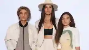 Levi Alves McConaughey, Camila Alves McConaughey und Vida Alves McConaughey im März 2023 in Paris