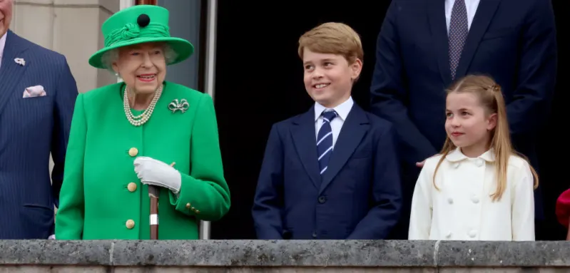 Königin Elisabeth II., Prinz George und Prinzessin Charlotte
