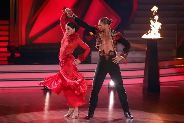 Renata Lusin und Rurik Gislason in Show zehn von „Let’s Dance“ am 14. Mai 2021