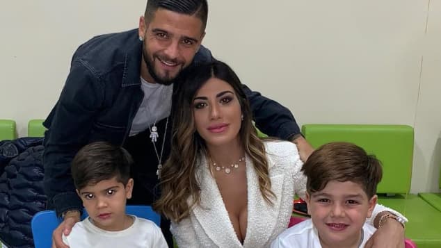 Lorenzo Insigne Das Ist Seine Schone Frau Jenny