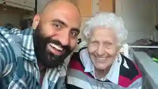 Rashid Hamid mit Oma Lotti