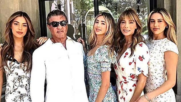 Sylvester Stallone Teilt Familienfoto Mit Seinen Tochtern