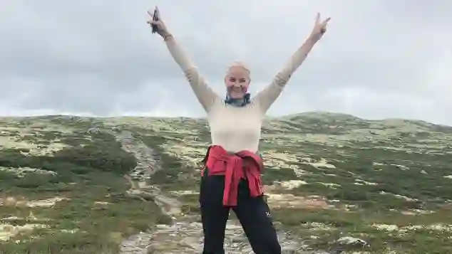 Prinzessin Mette-Marit von Norwegen zeigt sich glücklich beim Wandern