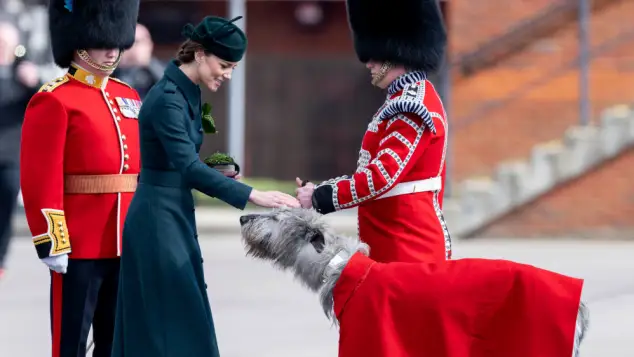 Herzogin Kate mit Hund
