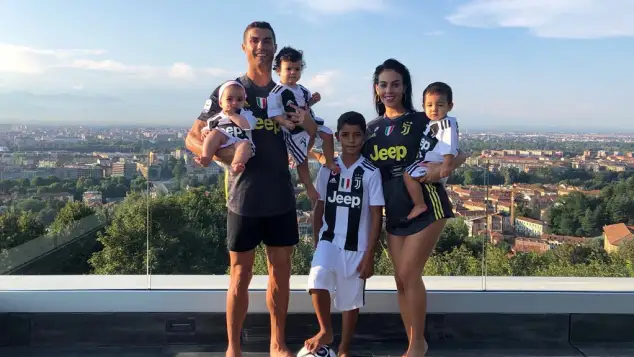 Cristiano Ronaldo, Georgina Rodriguez, Cristiano Ronaldo Jr. und Kinder