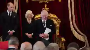 Prinz William, Camilla und König Charles III. bei der Zeremonie