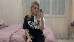 Estefania Wollny chaos-trip