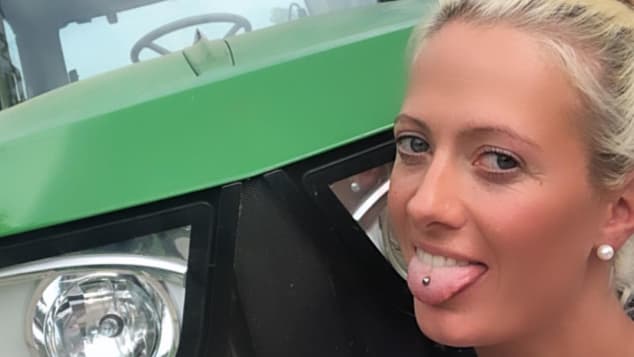 Bauer Sucht Frau Denise In Dessous Auf Instagram