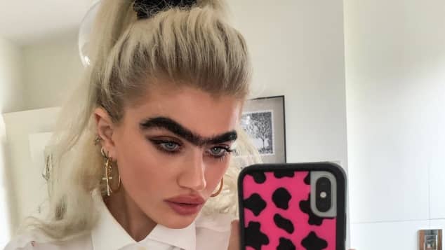 Sophia Hadjipanteli Die Influencerin Mit Der Monobraue