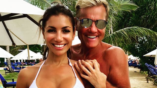 Witzig: Dieter Bohlen macht schlafende Carina nass | WeltweiteSTARS