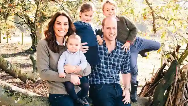 Weihnachtskarte der Royals: Herzogin Kate, Prinz Louis, Prinzessin Charlotte, Prinz William und Prinz George