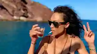 Lilly Becker mit Zigarette, Drink und im Badeanzug auf Instagram