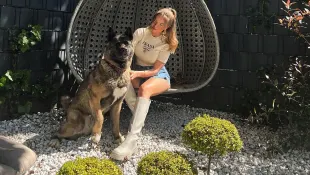 Laura Maria Rypa mit ihrer Hündin Akira auf Instagram