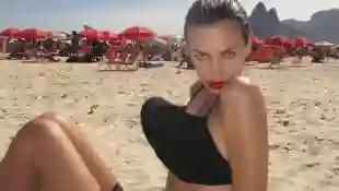 Irina Shayk im futuristischen BH