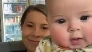 Bindi Irwin mit ihrer Tochter Grace Warrior auf Instagram