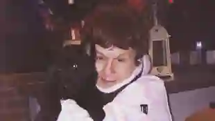 Iris Abel auf Instagram mit einem Hund