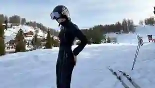 Davina Geiss postet ein Foto von sich im Skianzug im Dezember 2022.