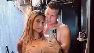 Raúl Richter und seine Freundin ziehen blankt auf einem Instagram-Foto
