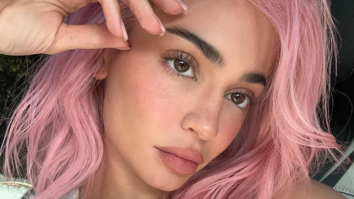 Kylie Jenner hat pinke Haare