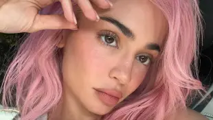 Kylie Jenner hat pinke Haare