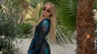 Shania Geiss blaues kleid davina