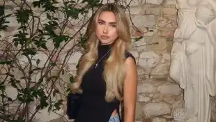 Shania Geiss side boob